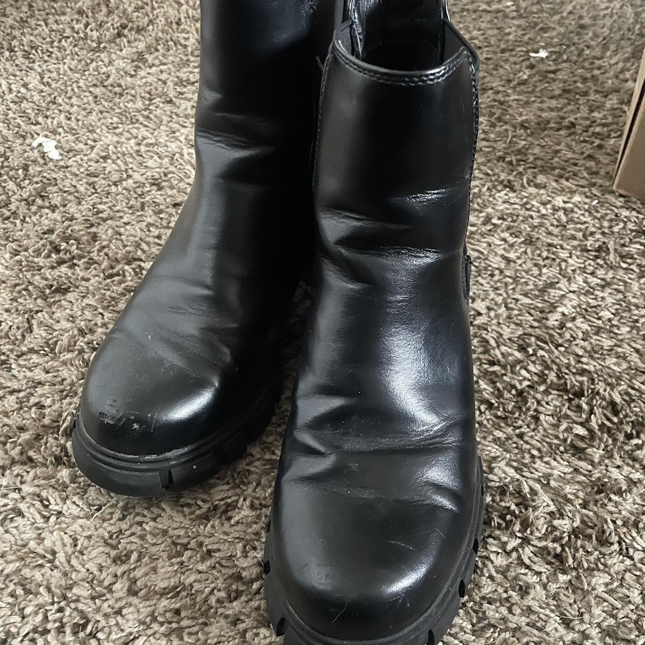 Madden girl womens Chelsea boots. Lightly worn and... - Depop