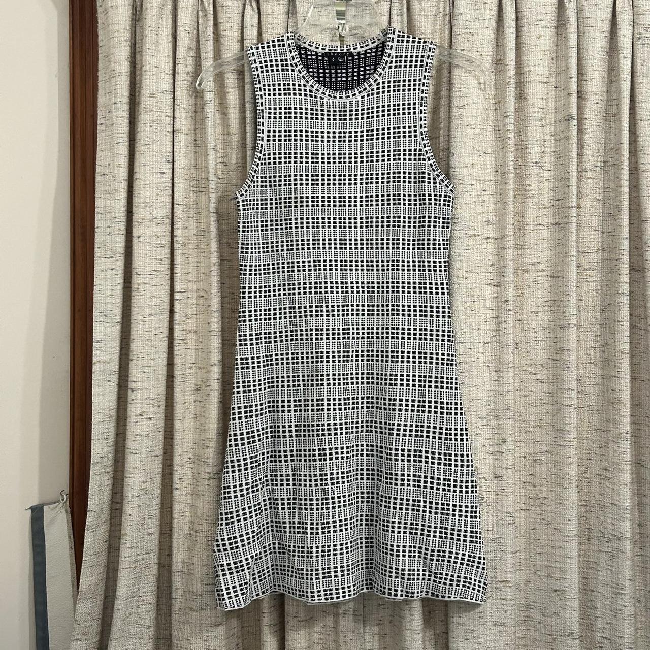 colour theory black and white dress