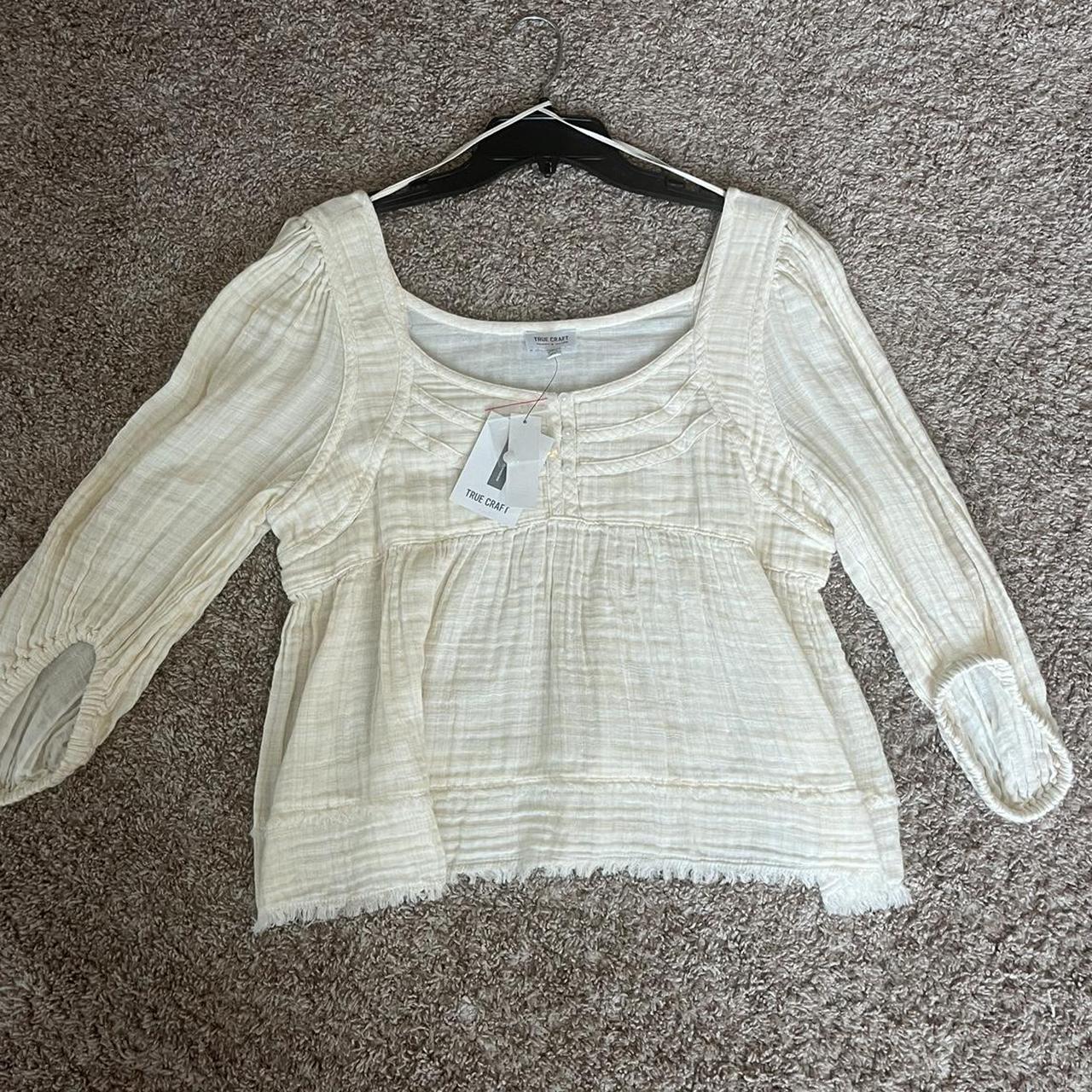 Adorable beige and white woven blouse from Belk. The... Depop