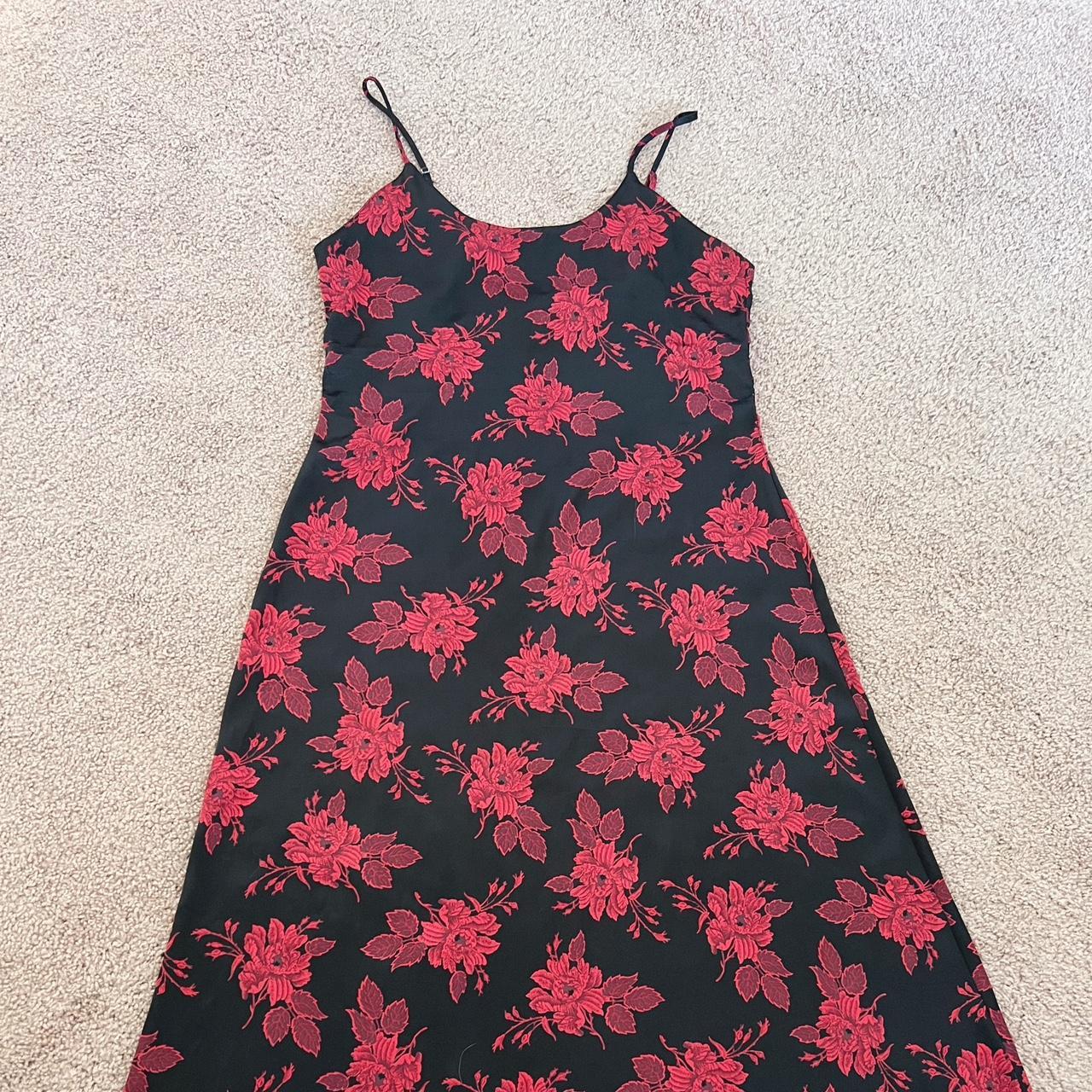 Halston Women's Black and Red Dress | Depop