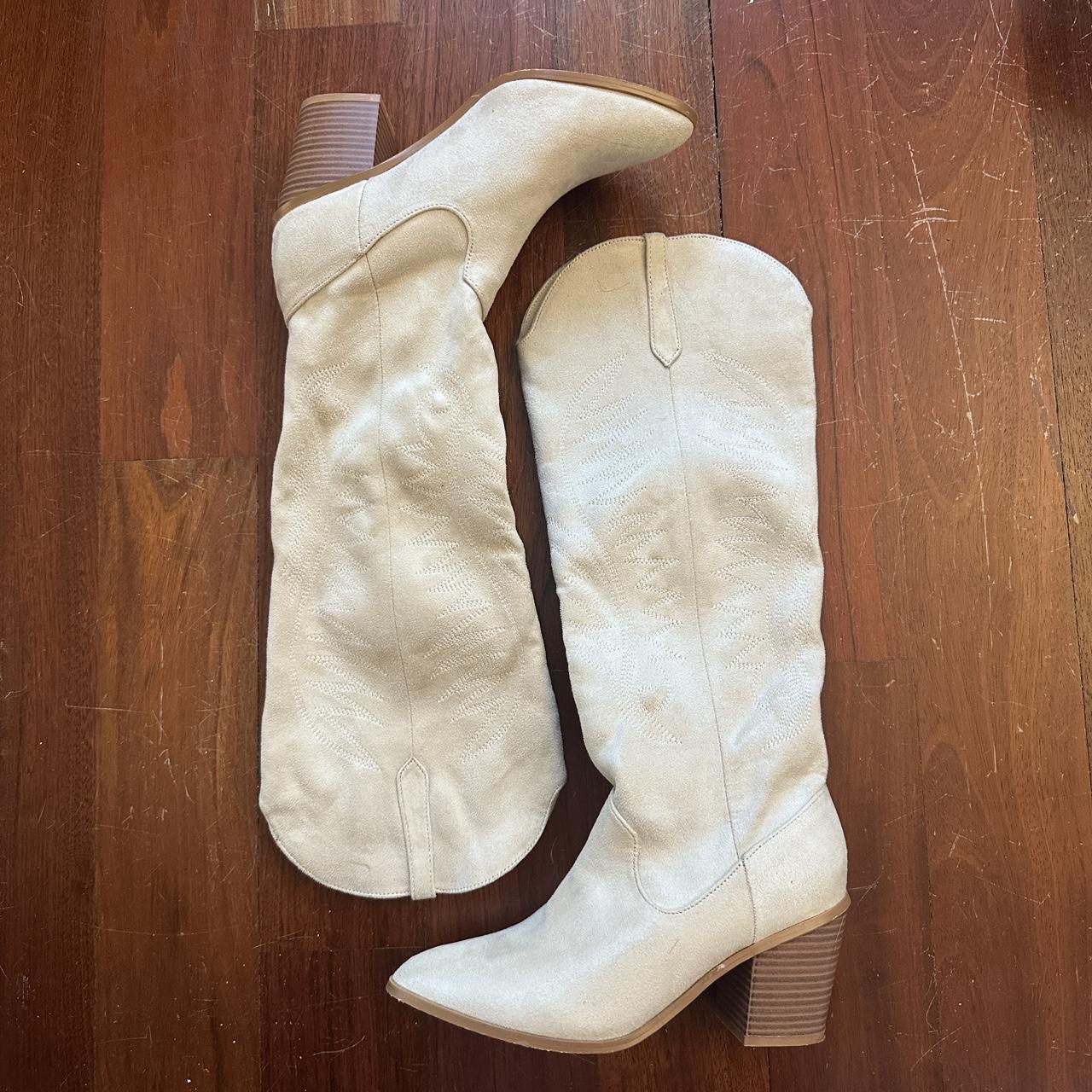 item listed by emilyyybearrr