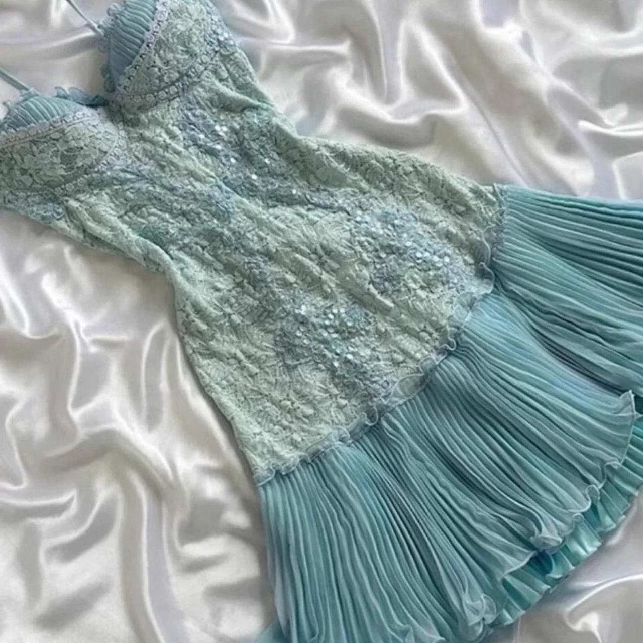 item listed by emilyyybearrr