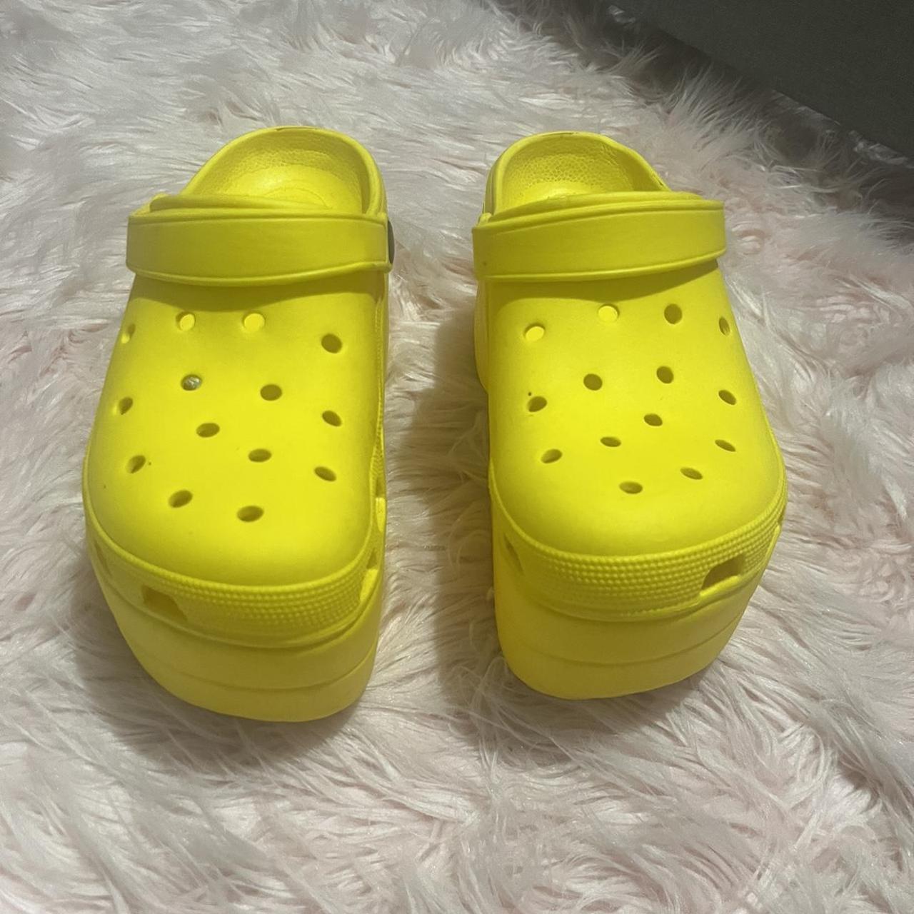 Yellow crocs store womens size 7