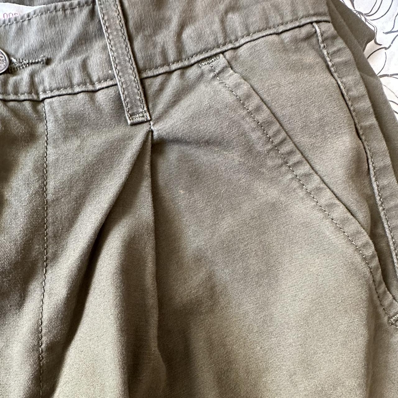 Levi’s High Loose trouser pants. They are very comfy... - Depop