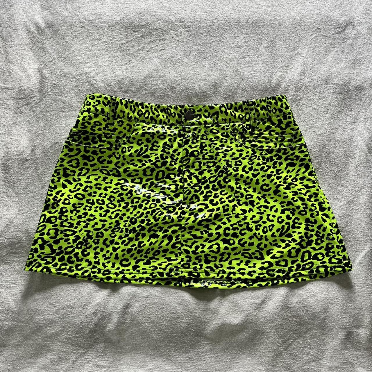 vibrant leopard print mini skirt // size M - Depop