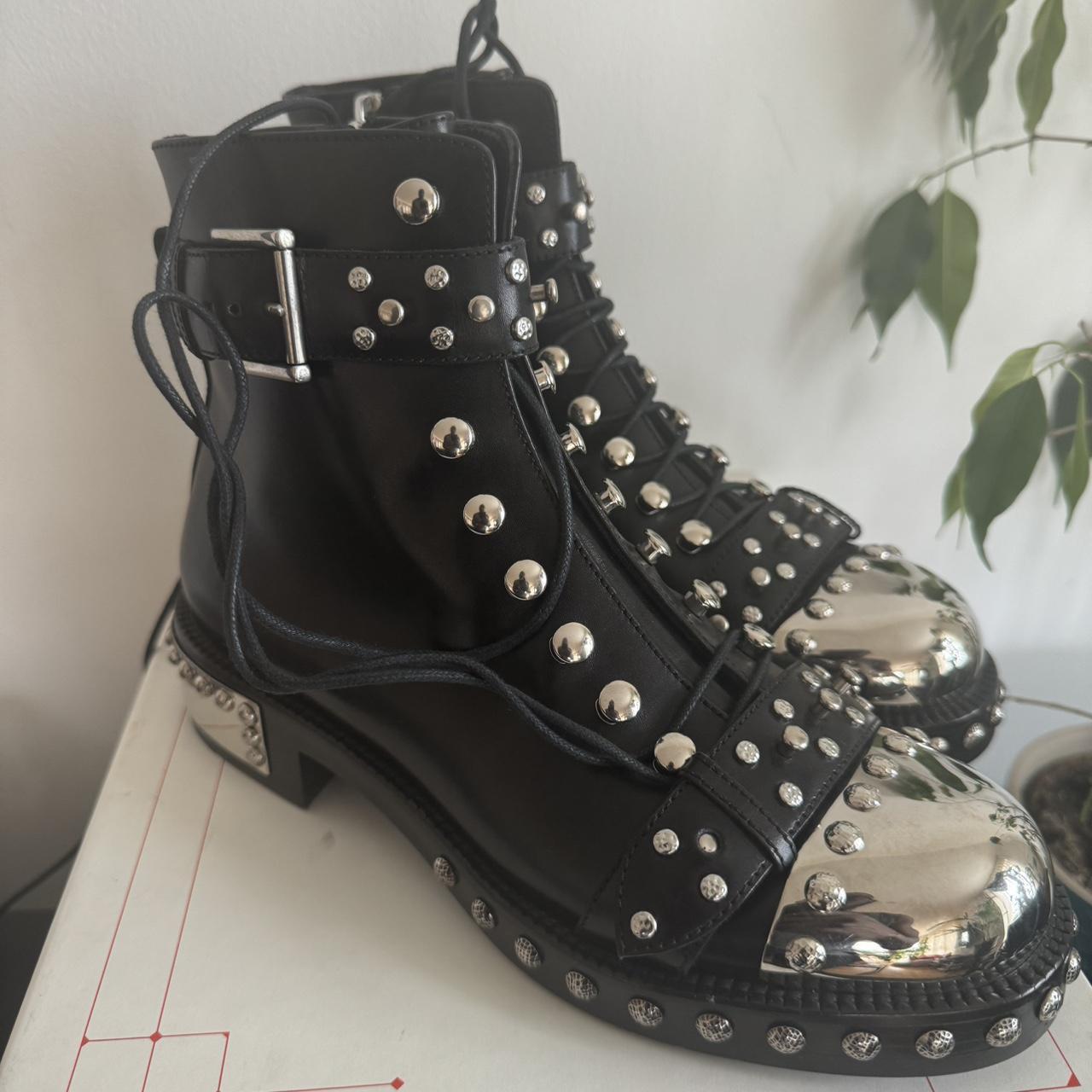 Alexander McQueen hobnail size 36 Black and silver