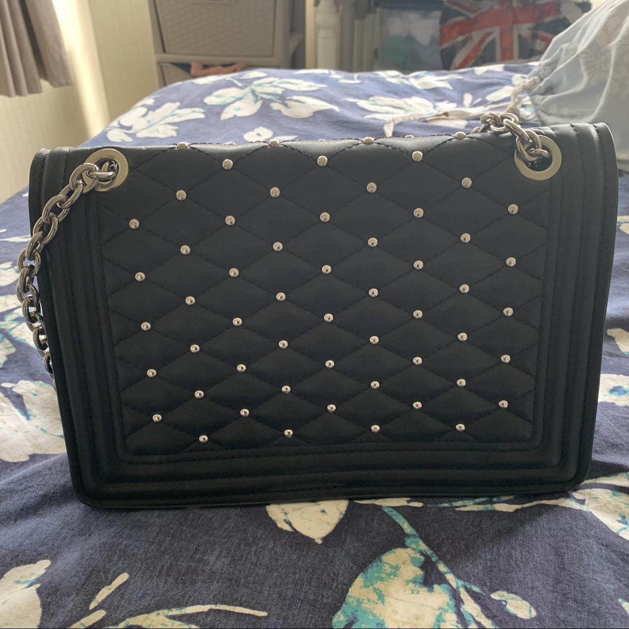 Zara quilted shoulder/crossbody chain bag Looks... Depop
