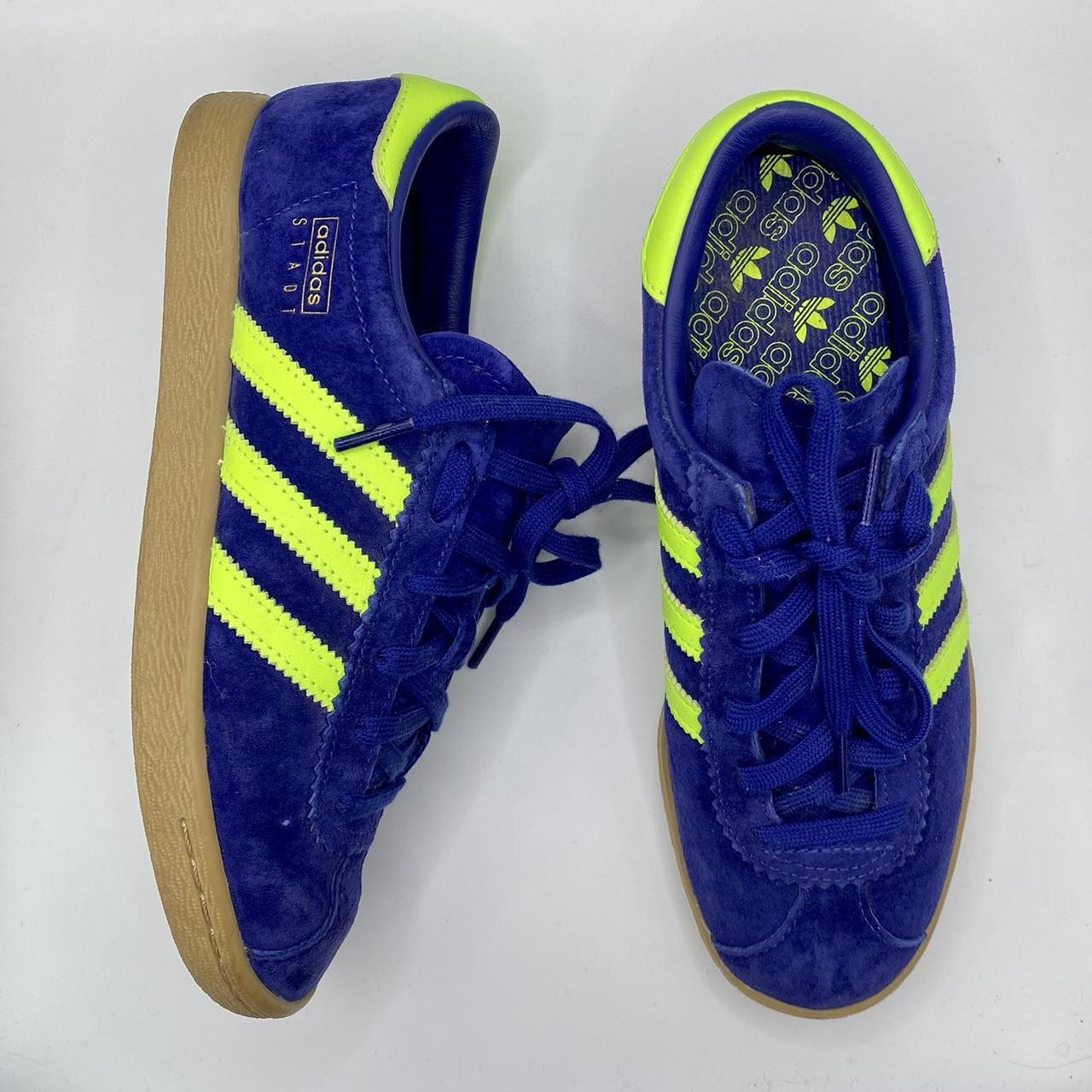 Adidas Stadt trainers Blue suede yellow gum