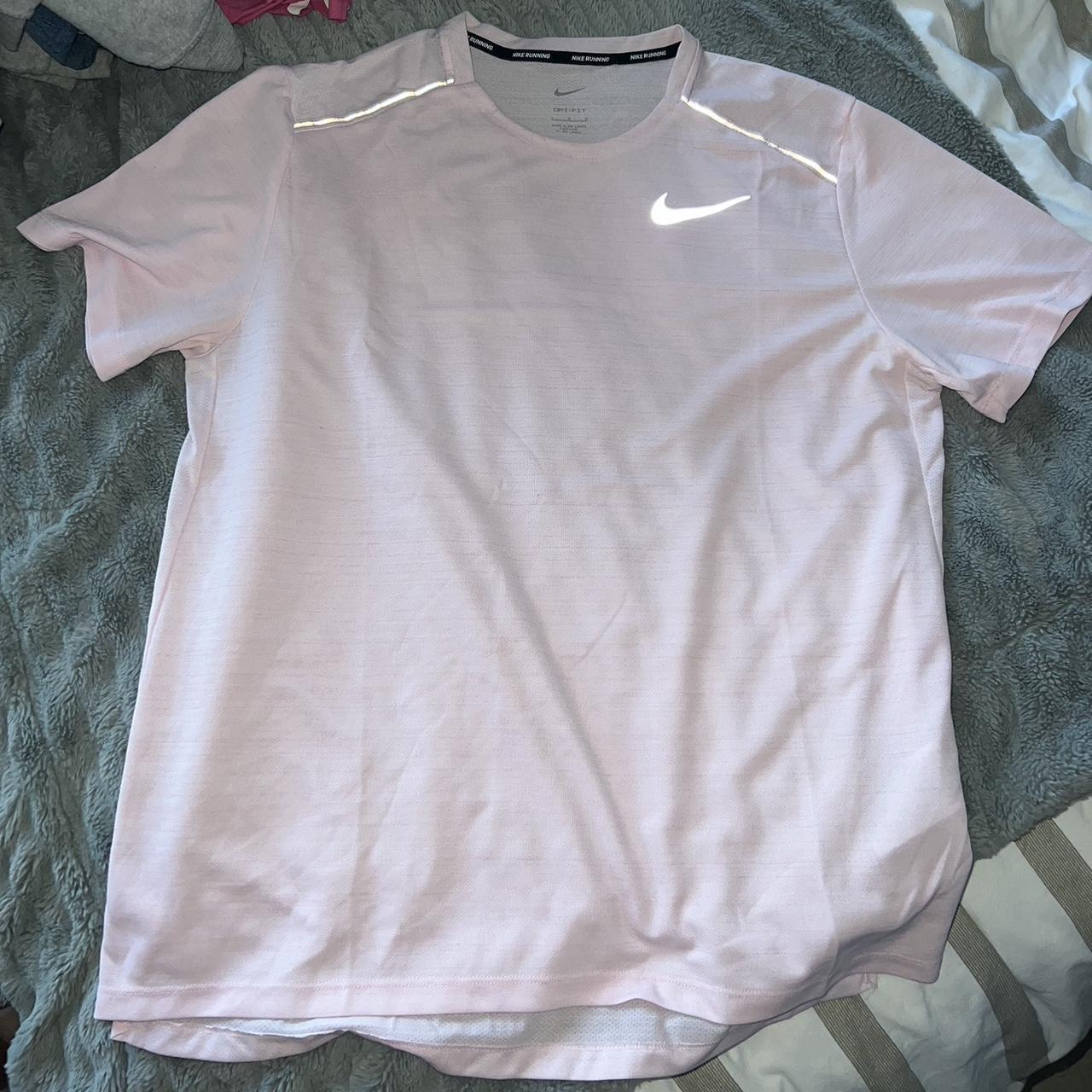 mens pink nike t shirt