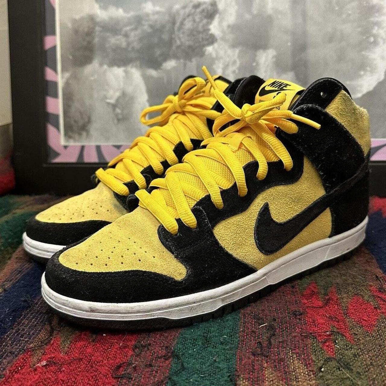 Nike sb dunk high yellow best sale