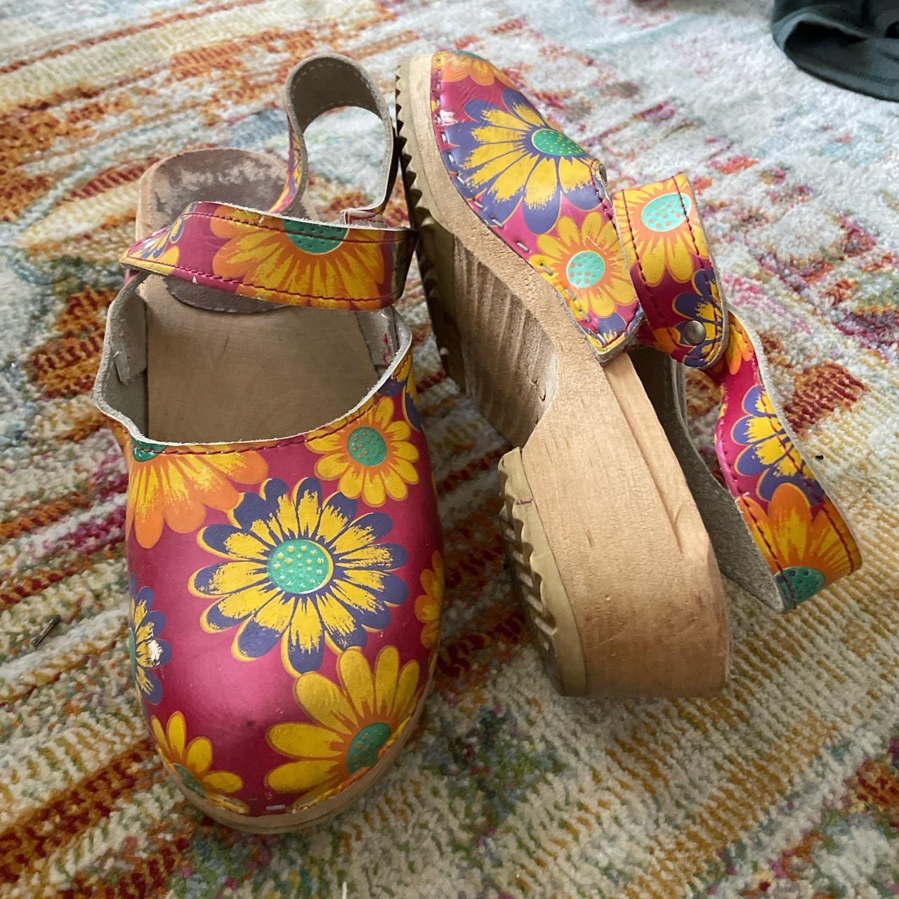 Hanna clogs sales