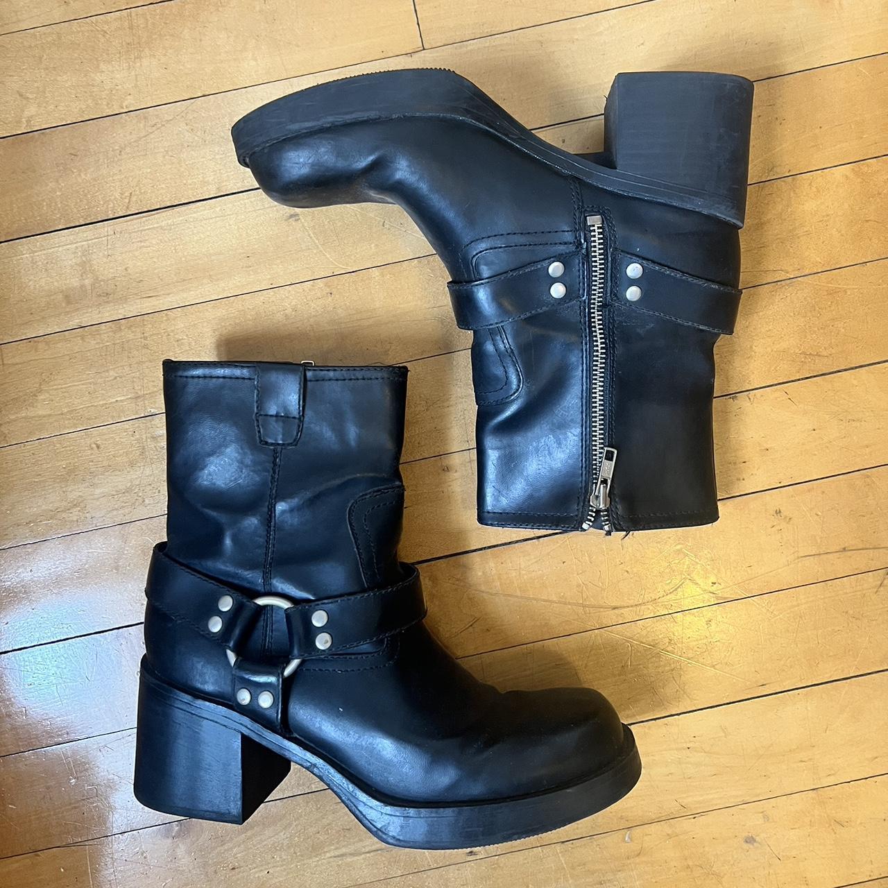 No Boundaries Women's Black Boots | Depop