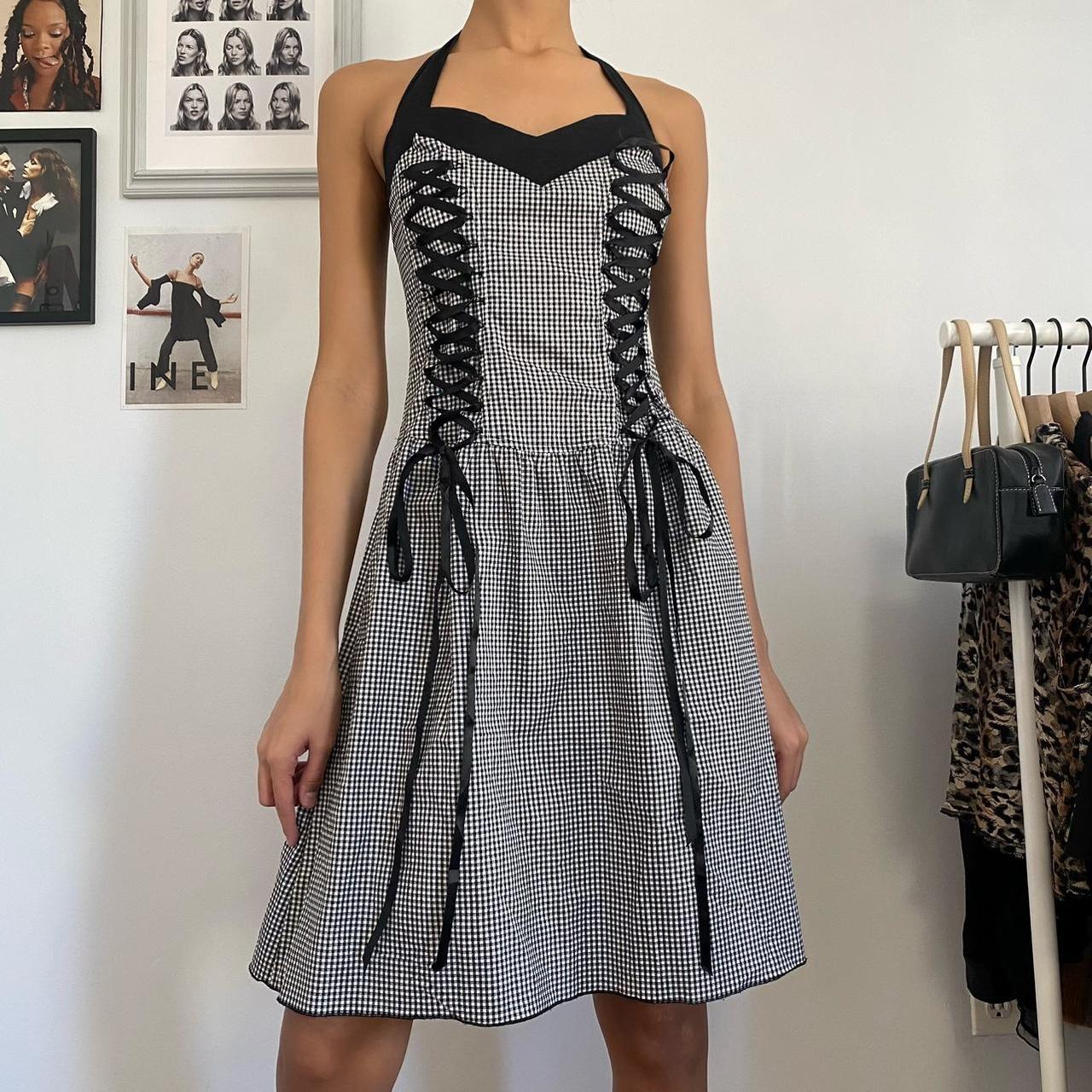 found this lip service dress at a garage sale. help with dating and  pricing? : r/Depop