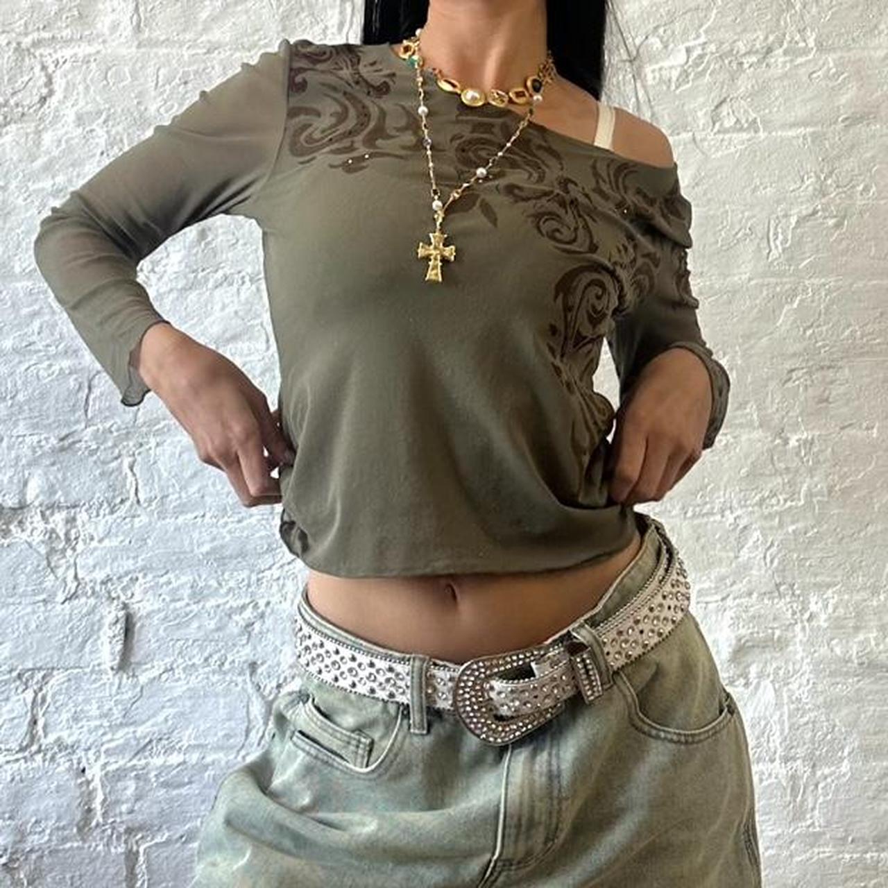 item listed by retr0garms_