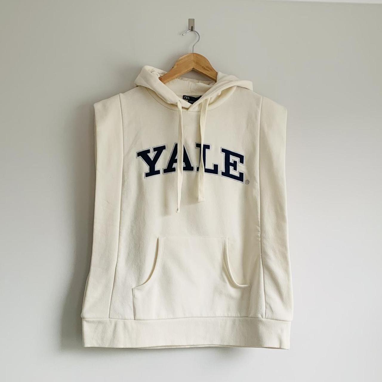 Zara Women's Cream and Blue Hoodie Depop