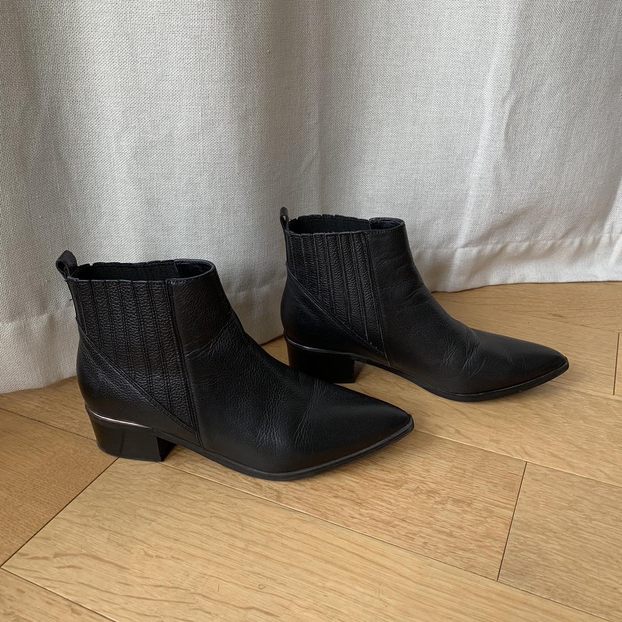 Marc fisher outlet yommi chelsea bootie