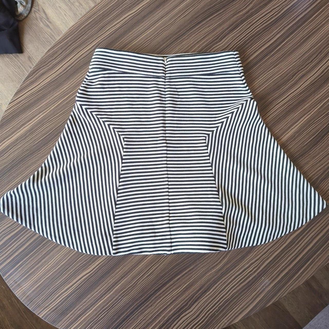 Express black and white skirt hotsell