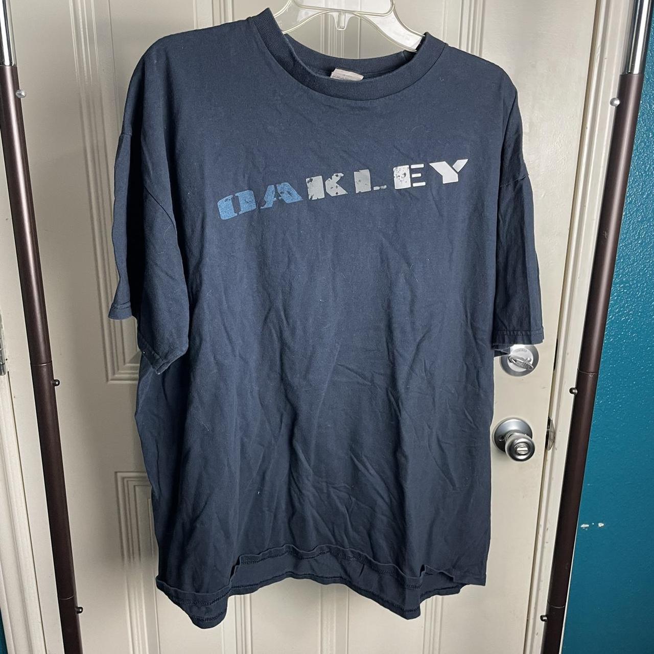 Vintage Y2K/2000s Oakley printed logo t shirt. Size - Depop