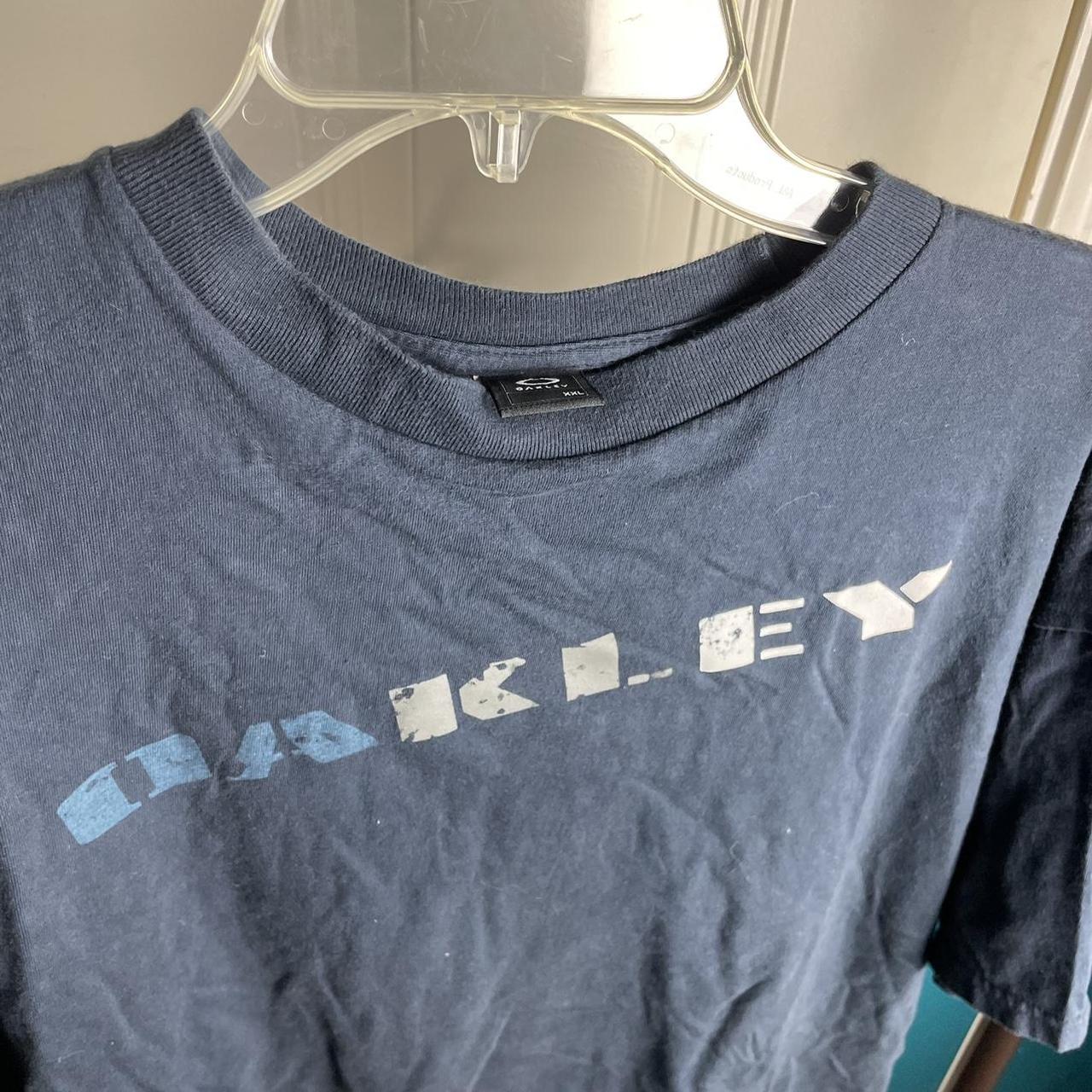 Vintage Y2K/2000s Oakley printed logo t shirt. Size - Depop