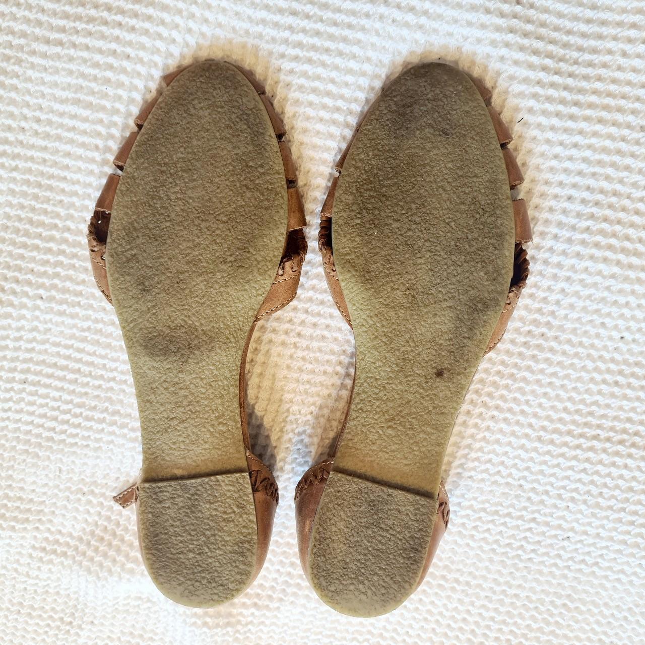 Tan brown shoes Size 4 shoes... Depop