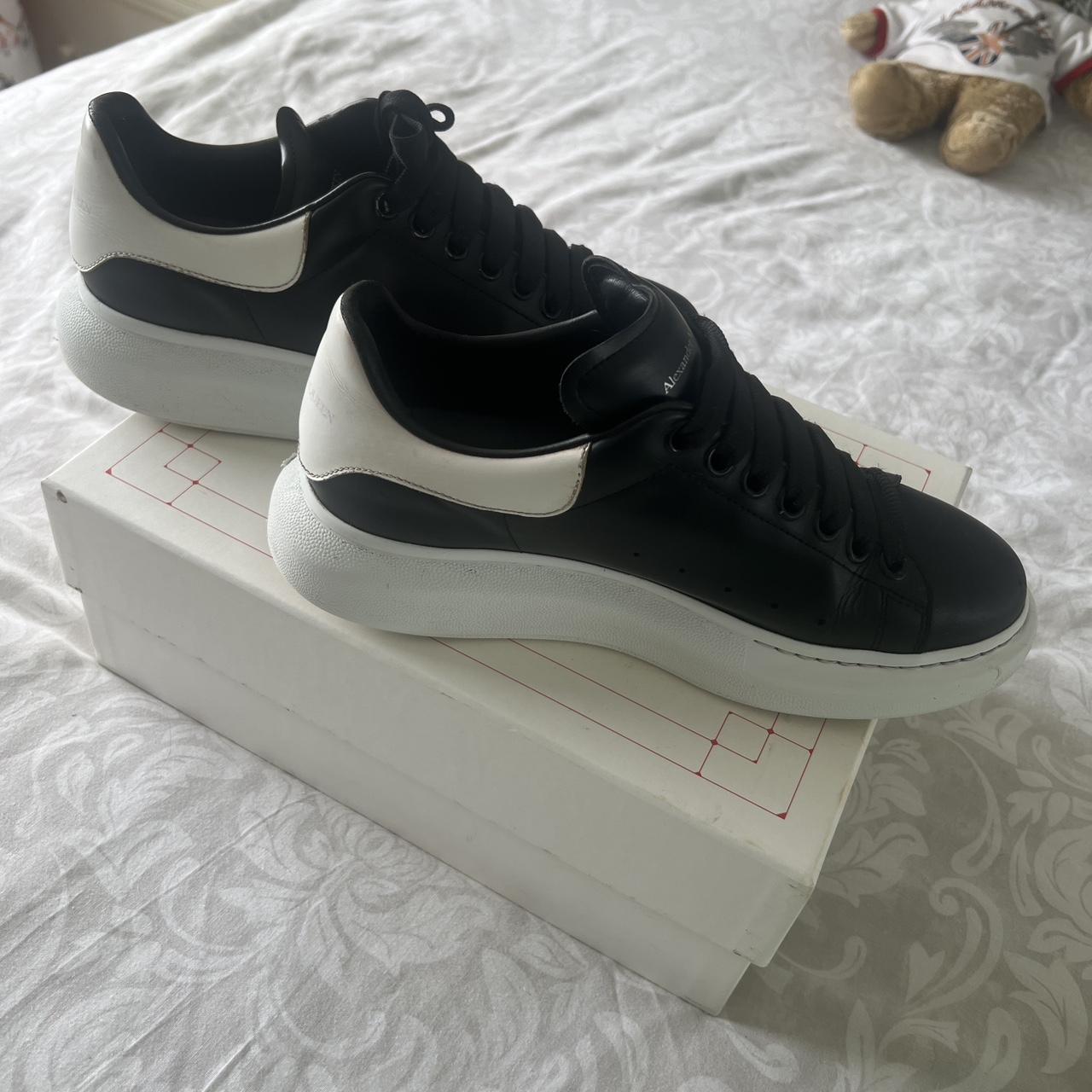 Authentic Alexander Mcqueen trainers Size 6 In