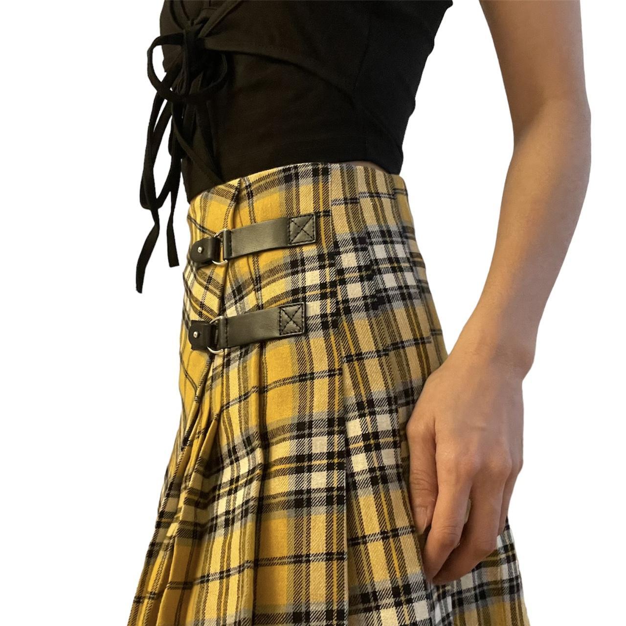 NWT yellow, plaid skirt with leather Depop