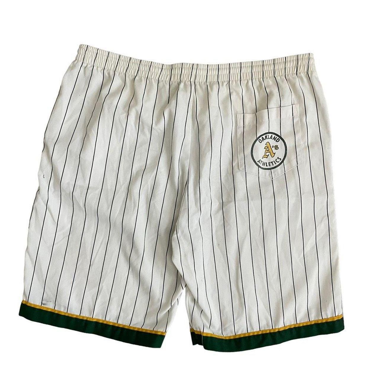 Nice starter brand pinstripe shorts Atlanta braves - Depop