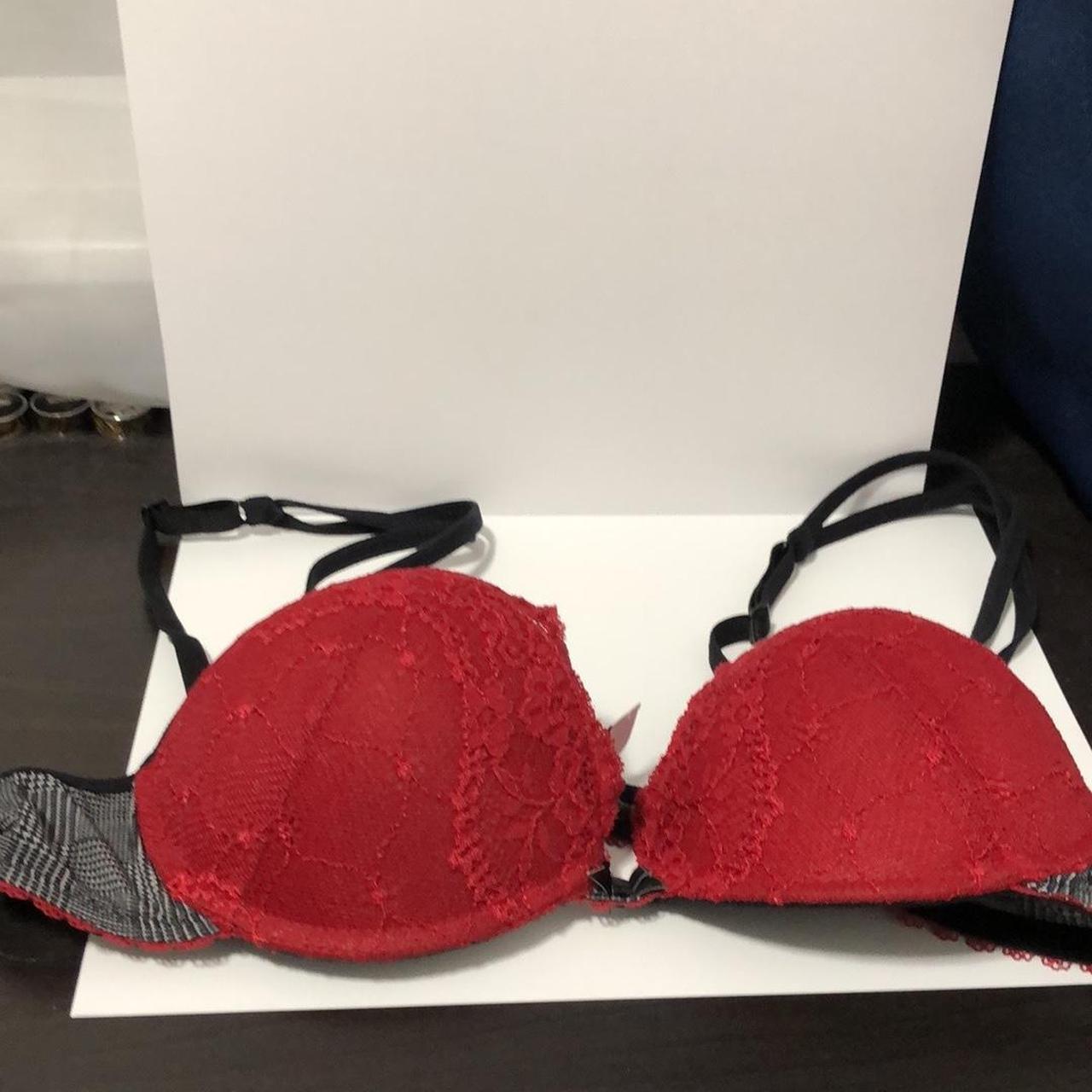 Intimissimi Red Lace Black Plaid Bra doesn't have - Depop