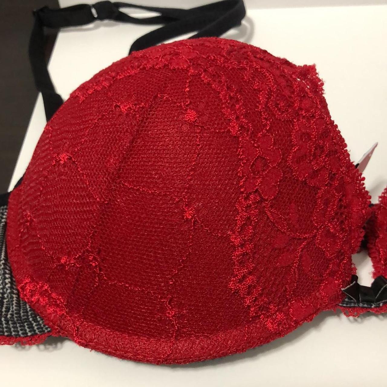 Intimissimi Red Lace Black Plaid Bra doesn't have - Depop