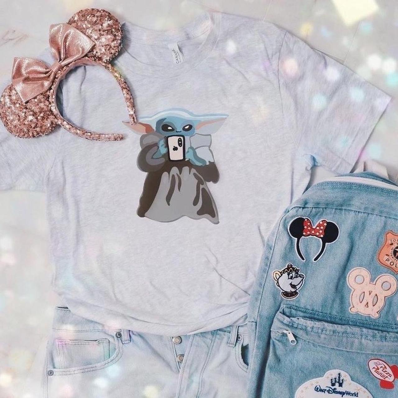 Brand new Baby Yoda “Influencer” tee size