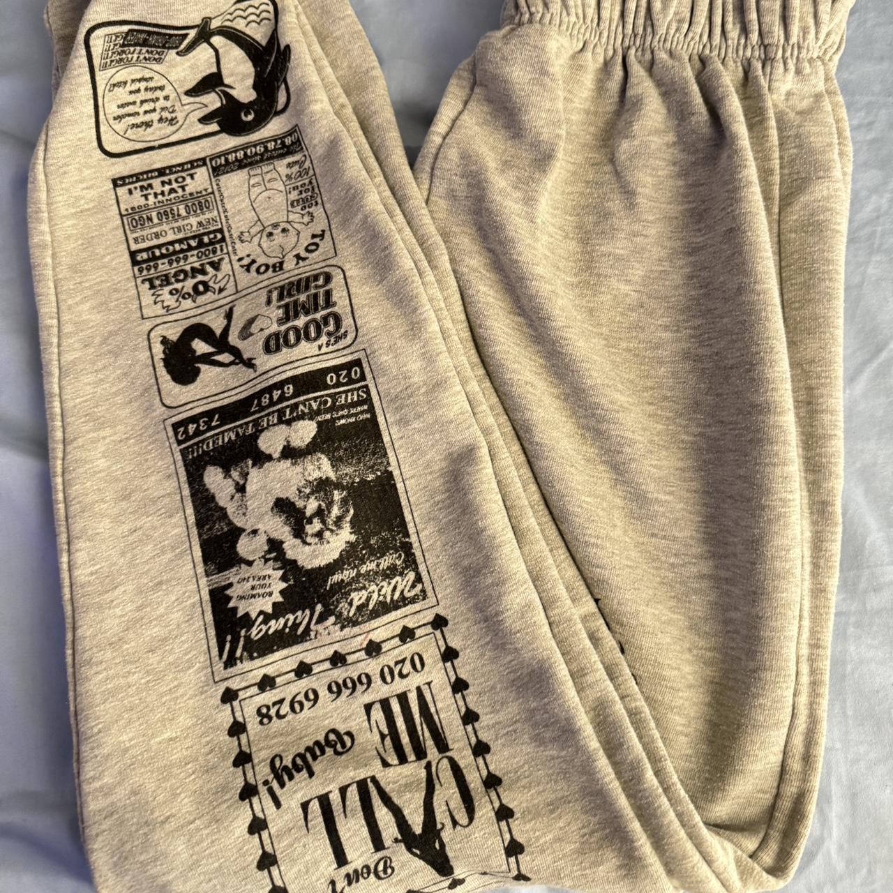 Grey sweatpants with a unique design sweatpants