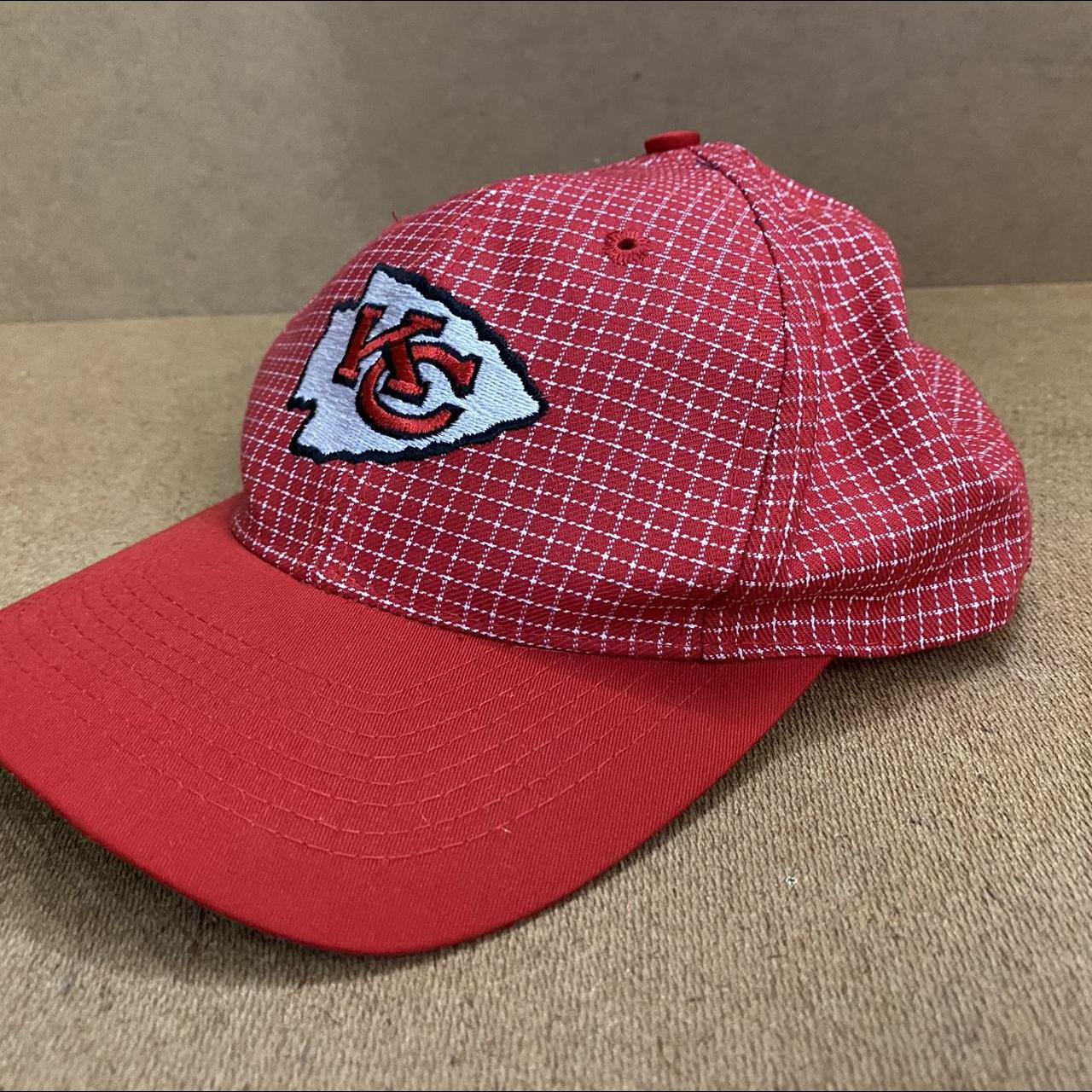 Vintage 90's Kansas City Chiefs Embroidered Snapback Hat NFL