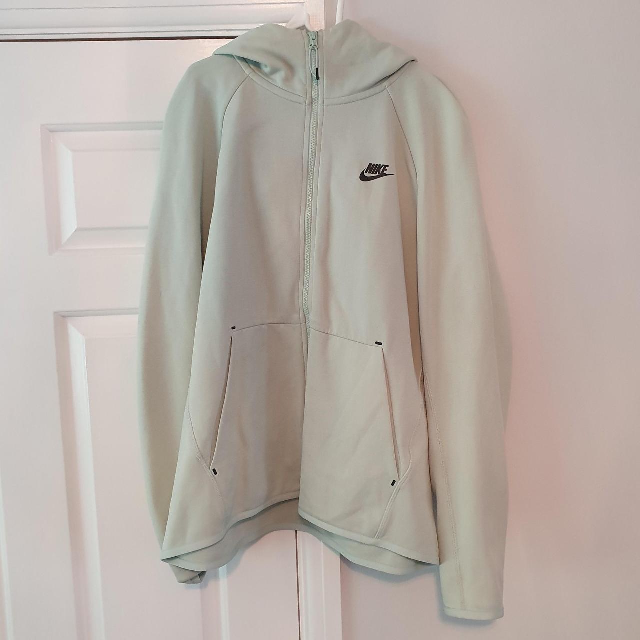 oatmeal nike tech fleece