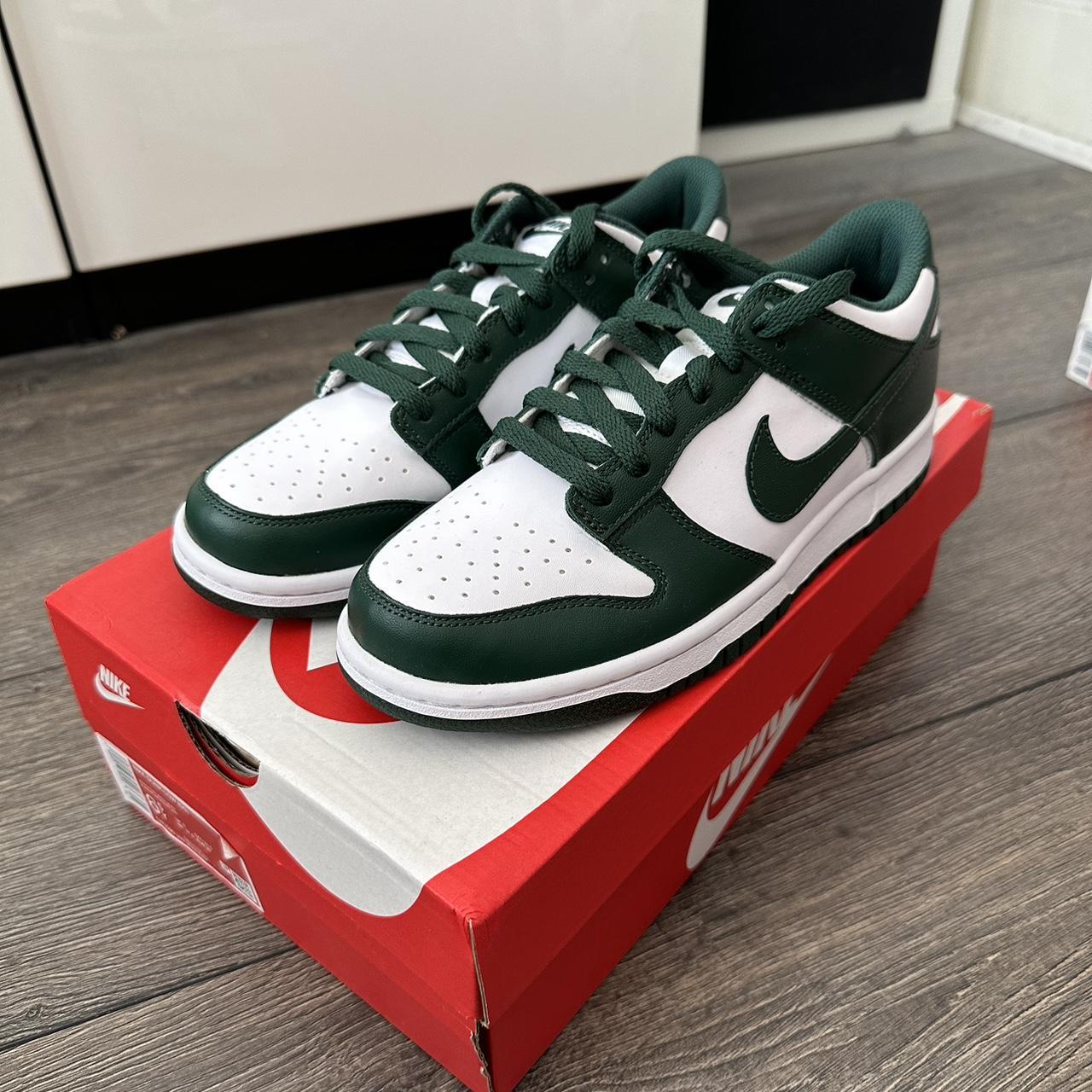 grade school nike dunk low