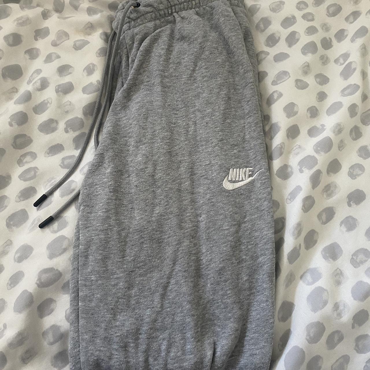 grey nike joggers worn a few times - Depop