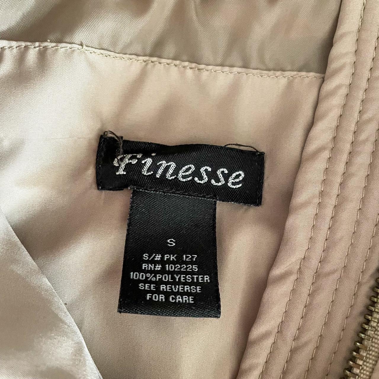 🤎🥶2000s Finesse Cropped Puffer Jacket🥶🤎 - size S -... - Depop