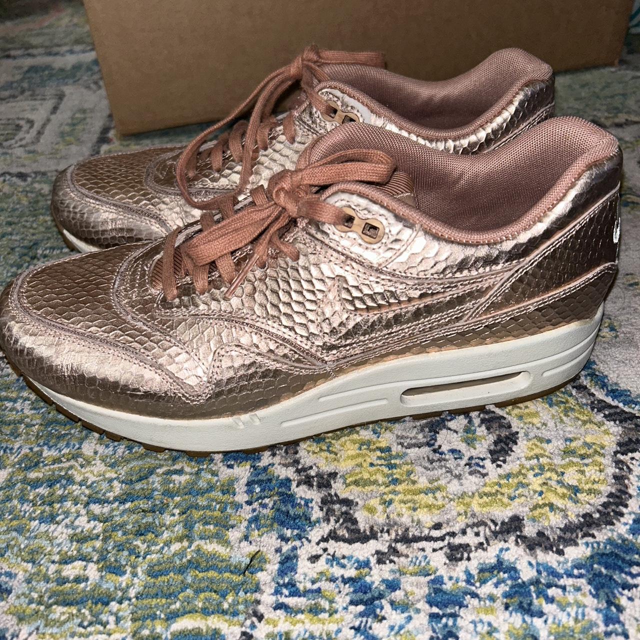 Rose gold cheap trainers nike