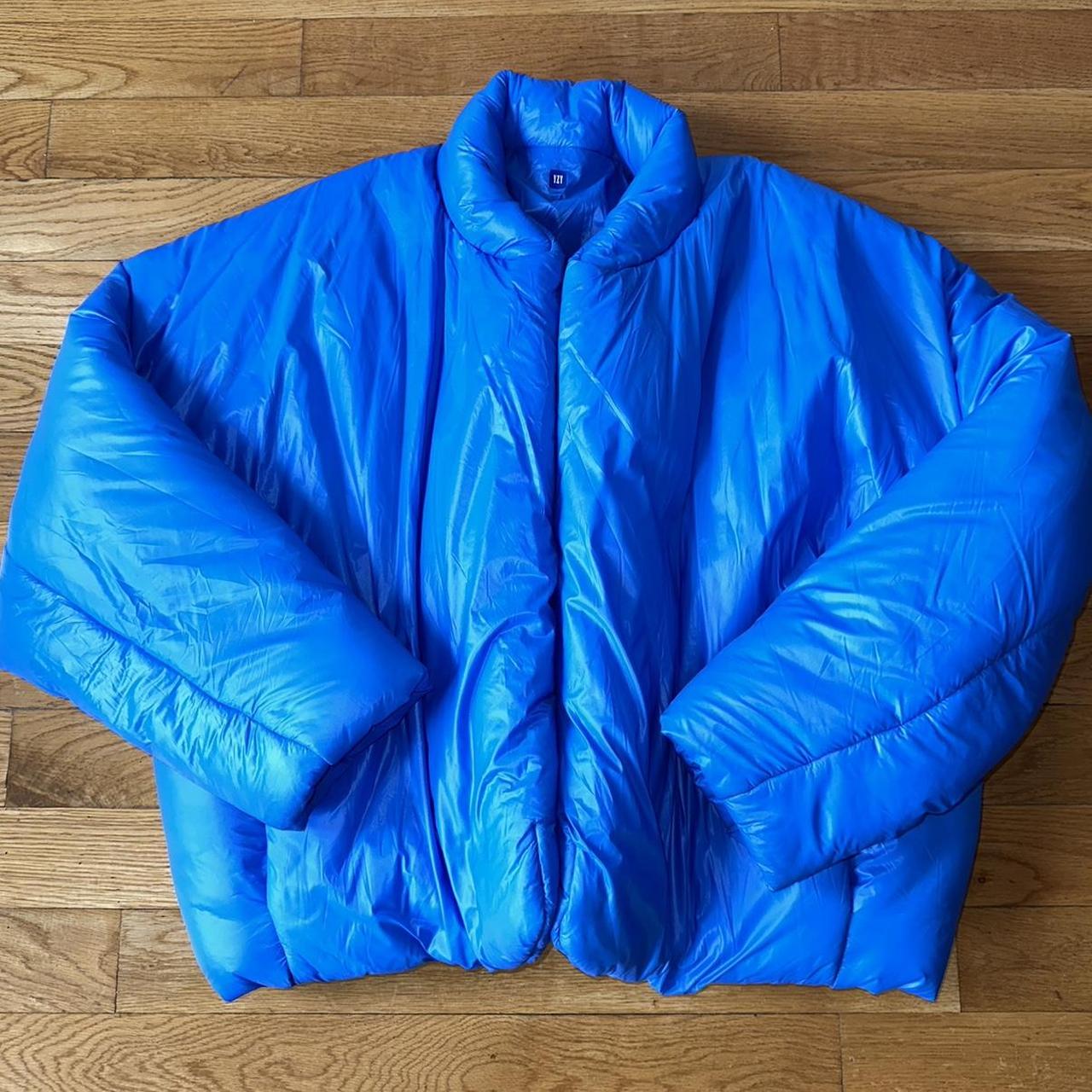 yzy gap red puffer