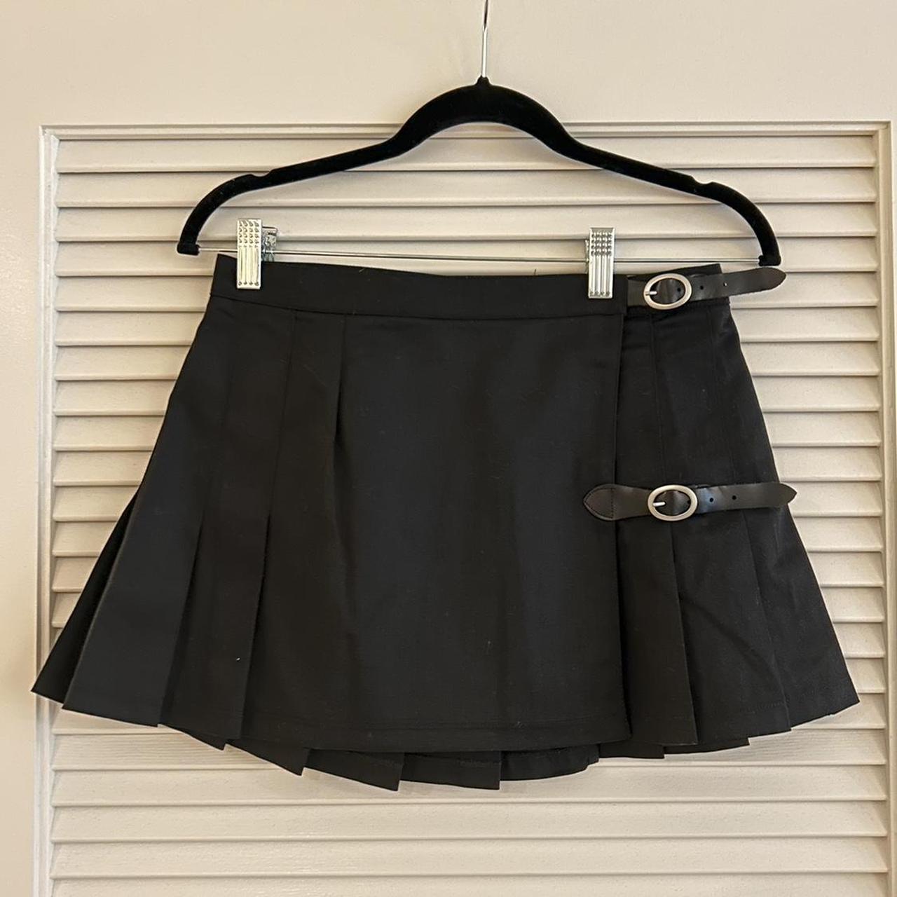 NWT Brandy Melville Sof Low Waisted Buckle Skirt in... Depop