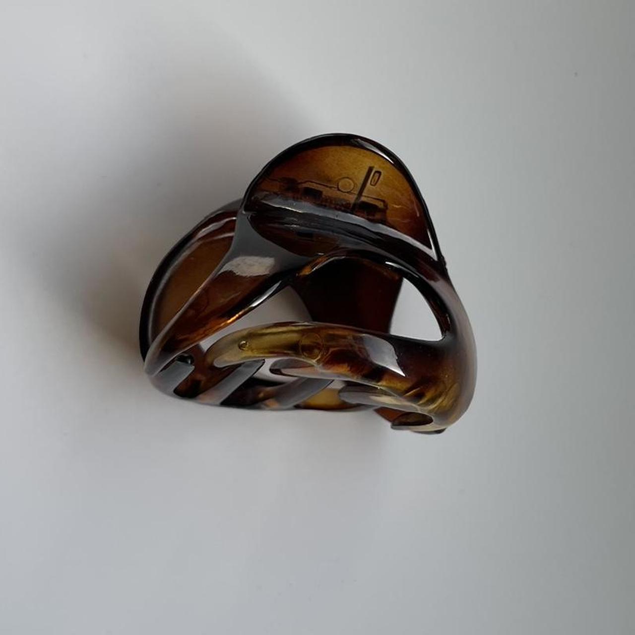 Vintage Round Brown Claw Clip Width - 2.5” approx... - Depop