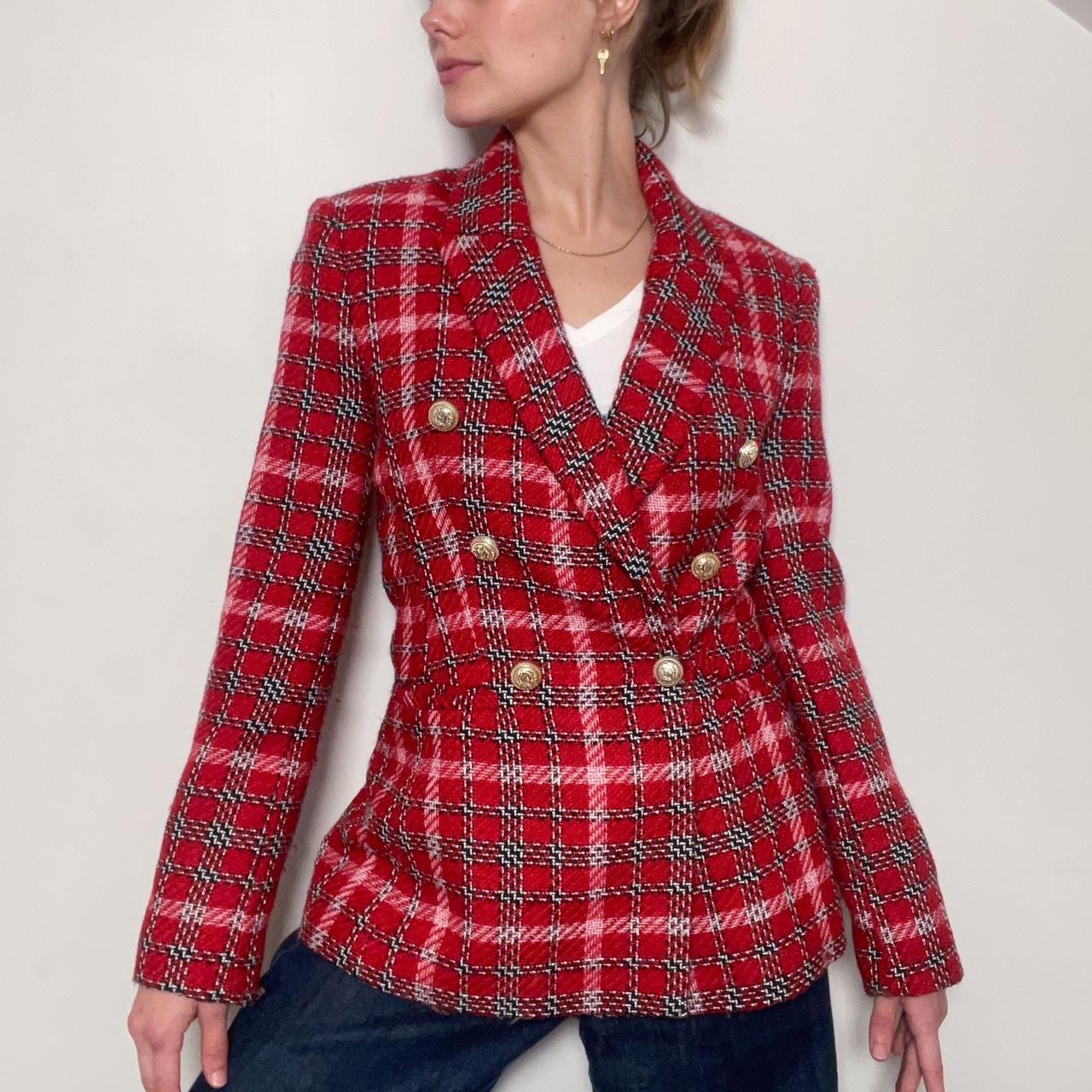 Sharp and sophisticated Zara blazer in