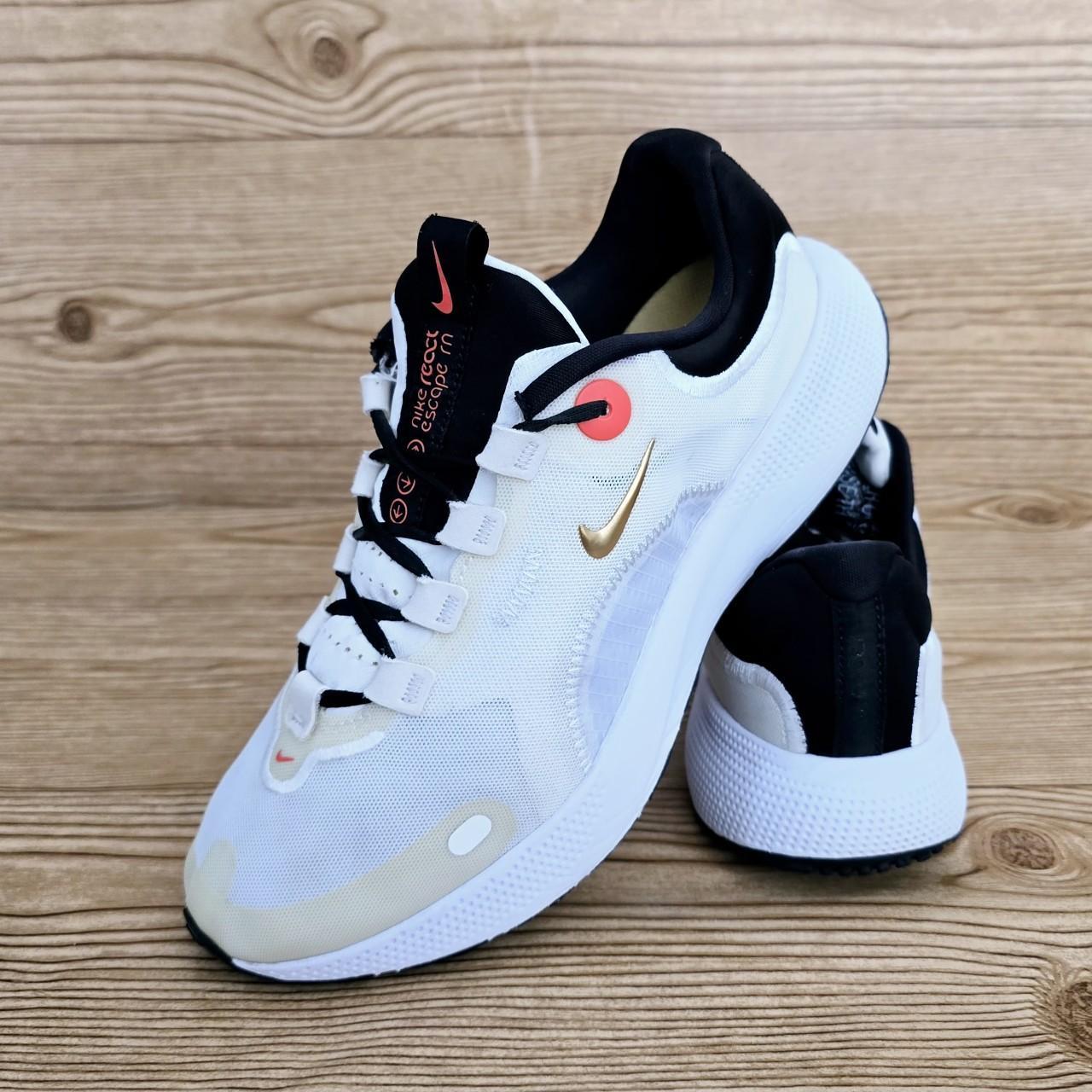 nike react escape run white
