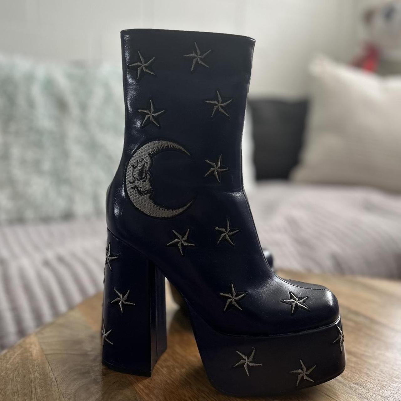 Dolls Kill Women's Navy and Grey Boots (2)