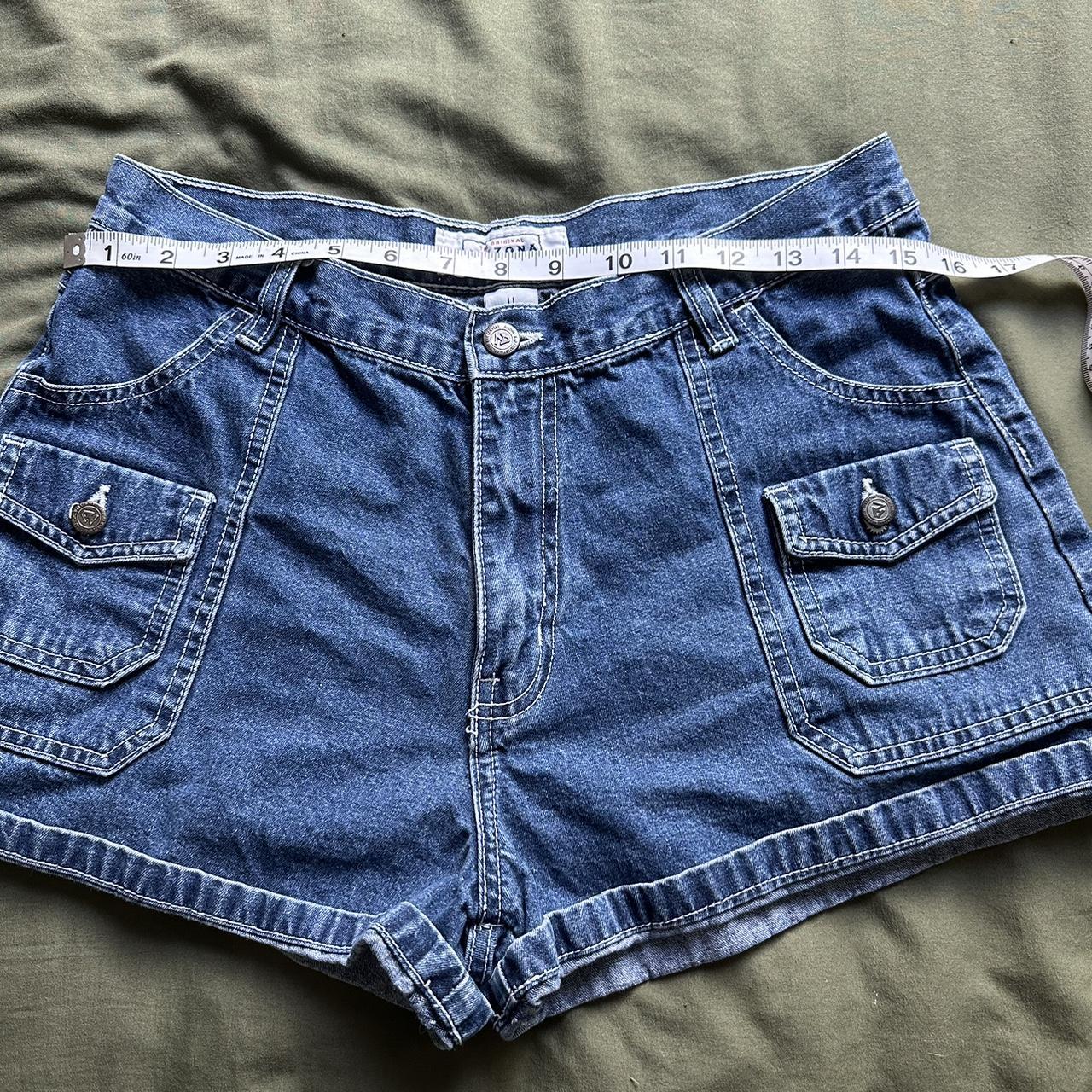 Arizona shorts with cute lil pockets!! - Depop