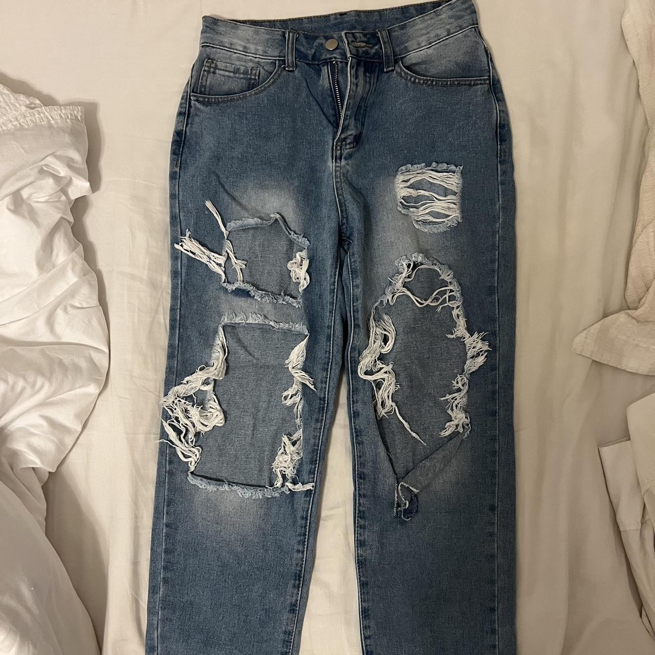 super cute ripped jeans! Size small! - Depop