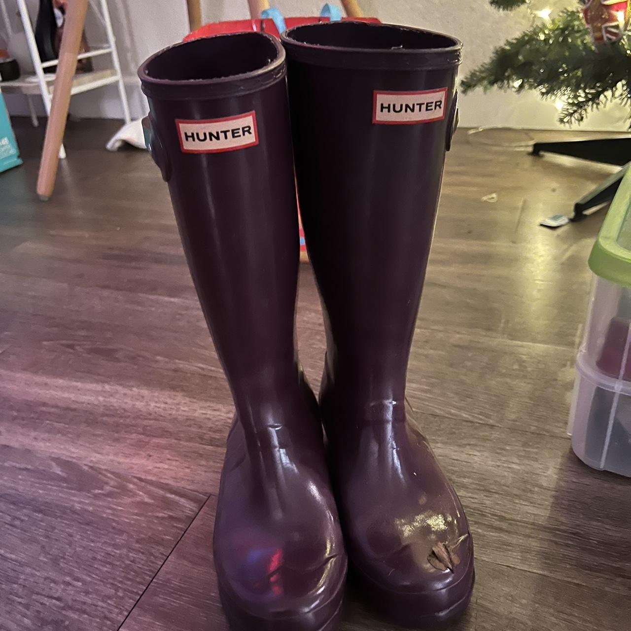 Hunter rain boots Worn only a handle full of times Depop