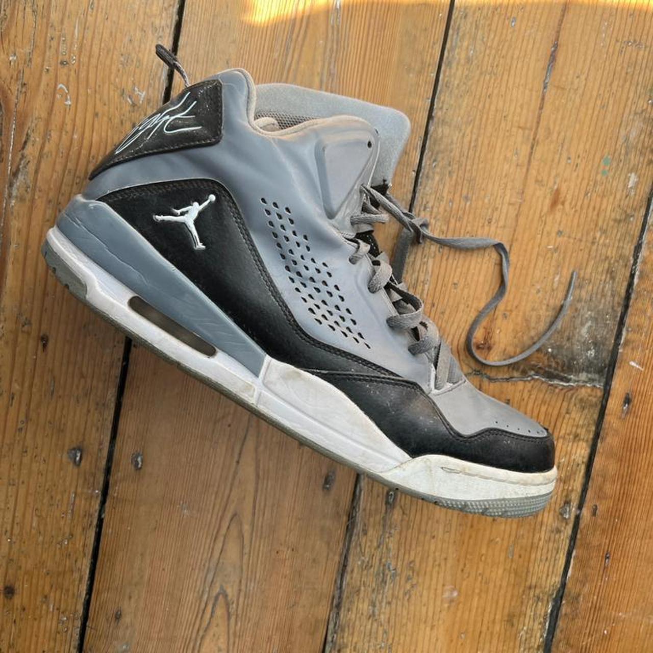 flight jordans grey