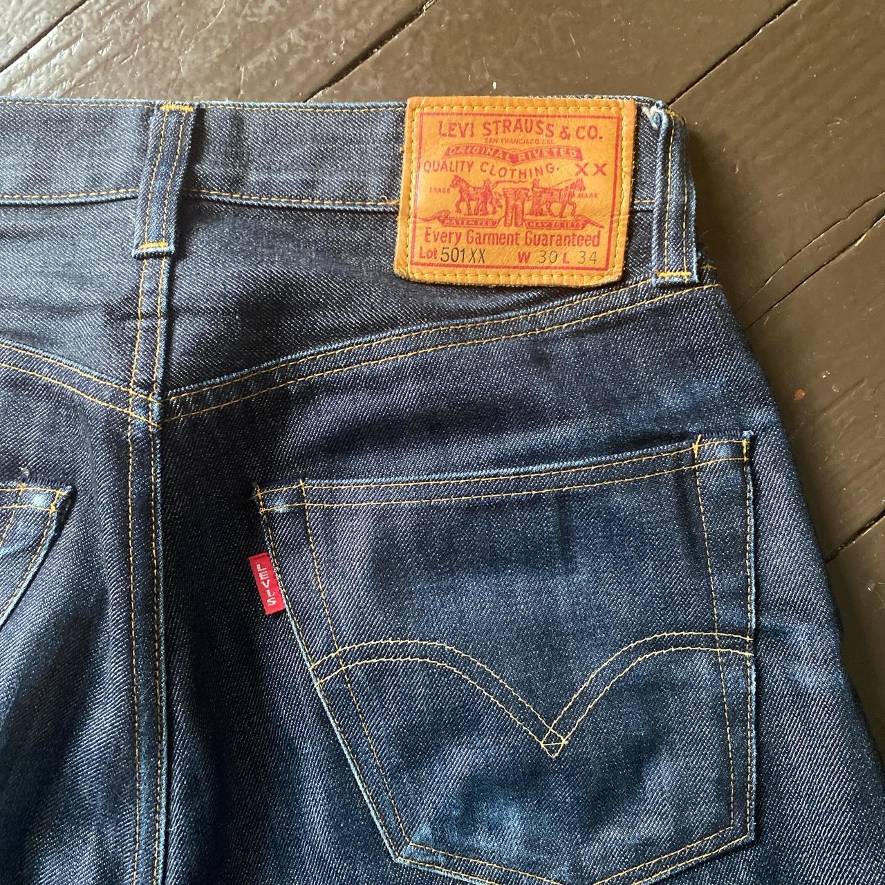 Levi's Men's Navy and Blue Jeans | Depop