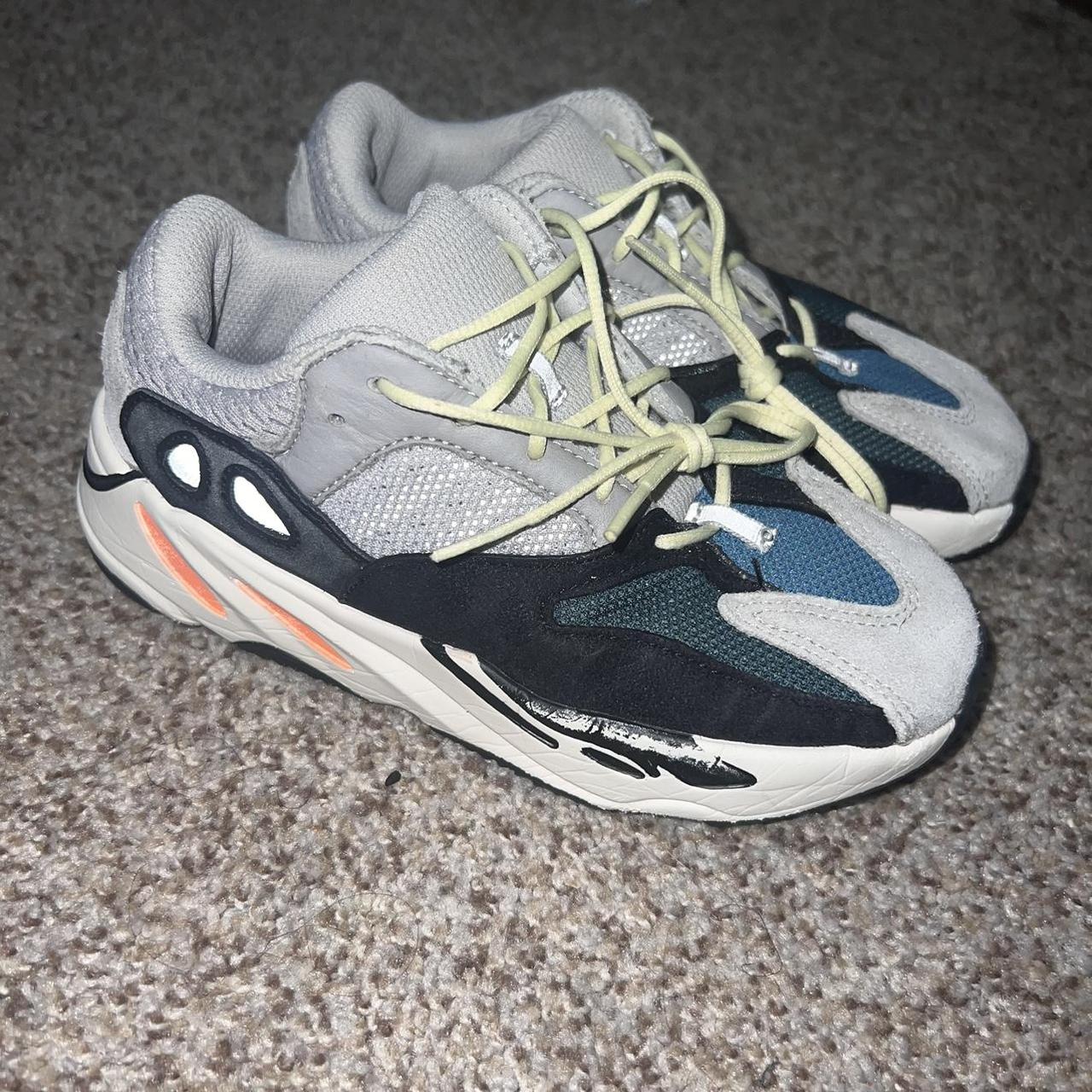 yeezy 700 9.5