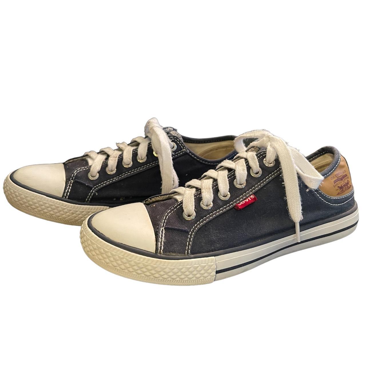 levi flatform trainers